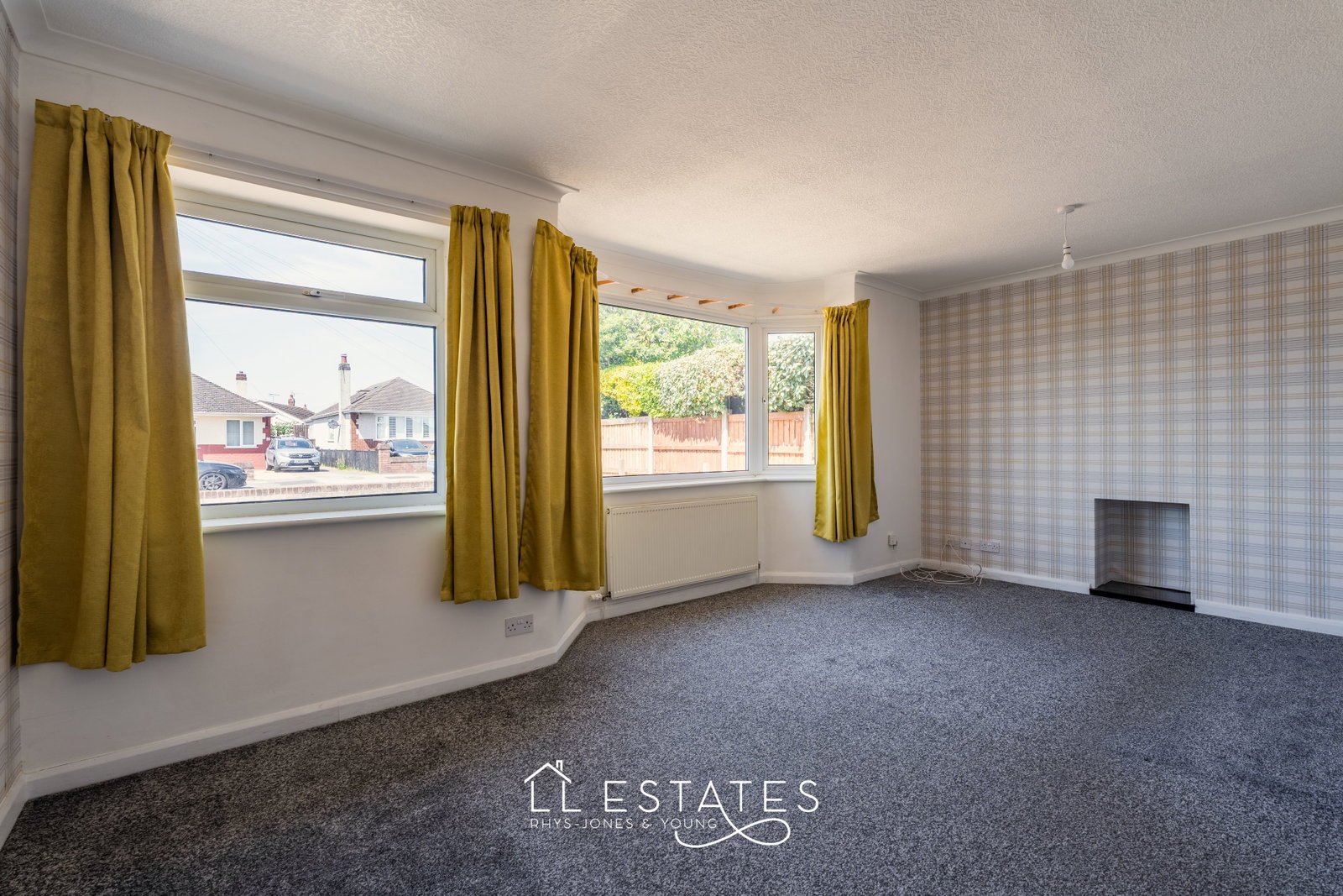 2 bed bungalow for sale in Bryn Cwnin Road, Rhyl, LL18 4UB  - Property Image 2