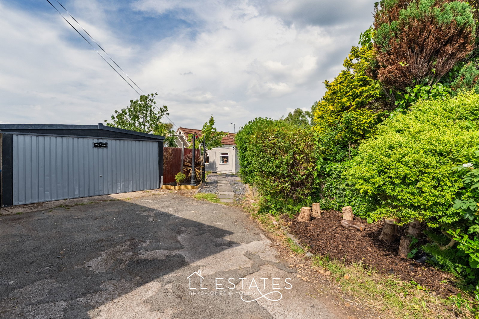 3 bed bungalow for sale in Bryn Avenue, Rhyl, LL18 4BE  - Property Image 2