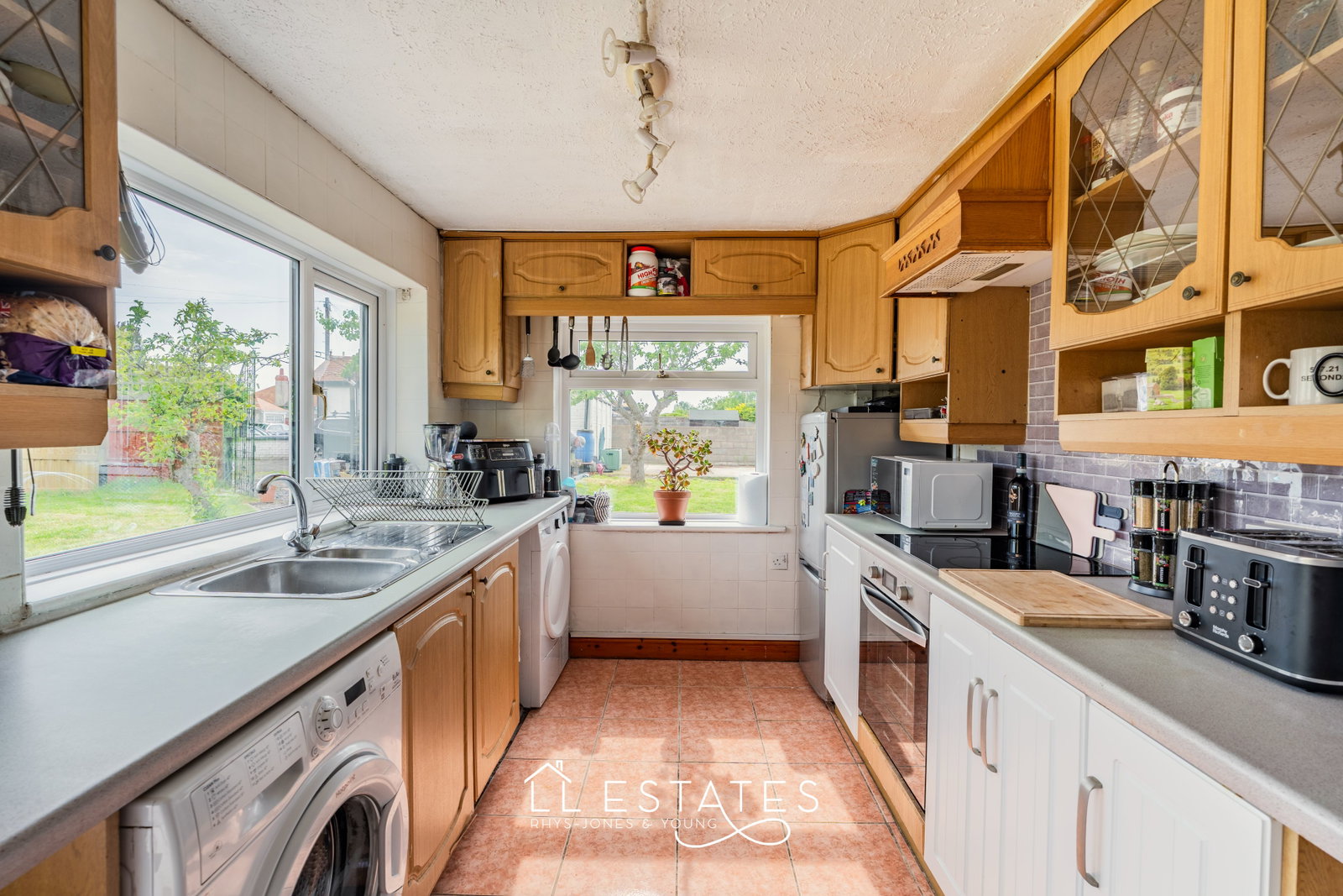 3 bed bungalow for sale in Bryn Avenue, Rhyl, LL18 4BE 3