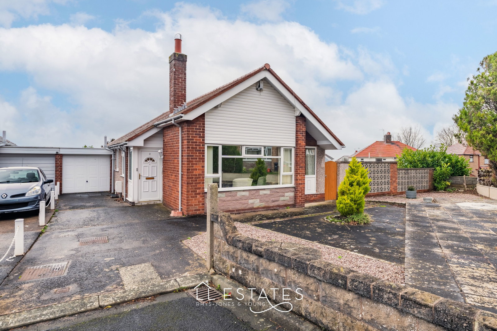 2 bed bungalow for sale in Linden Close, Prestatyn, LL19 9EG - Property Image 1