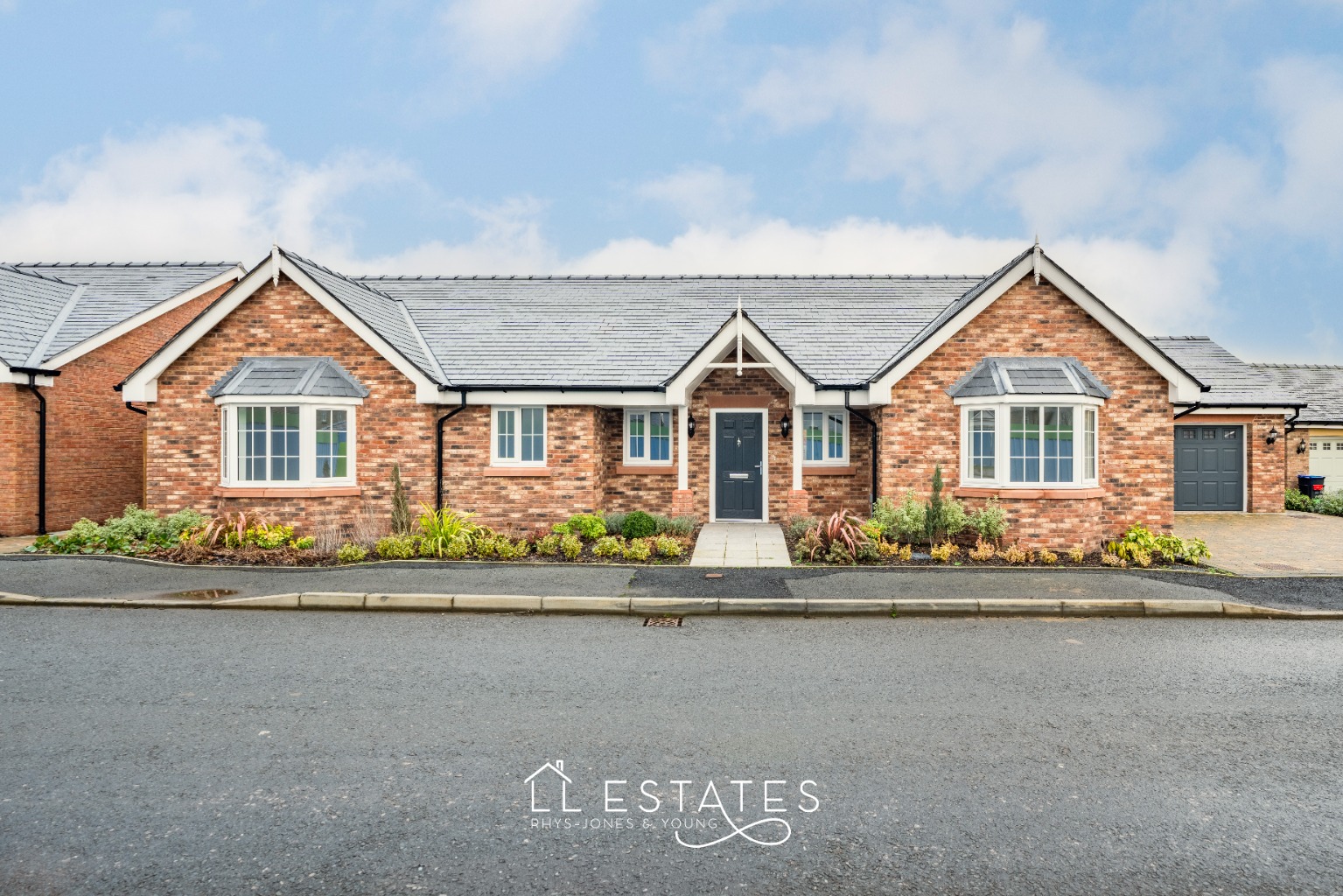 4 bed detached bungalow for sale in Lon Hm Stanley, St. Asaph - Property Image 1