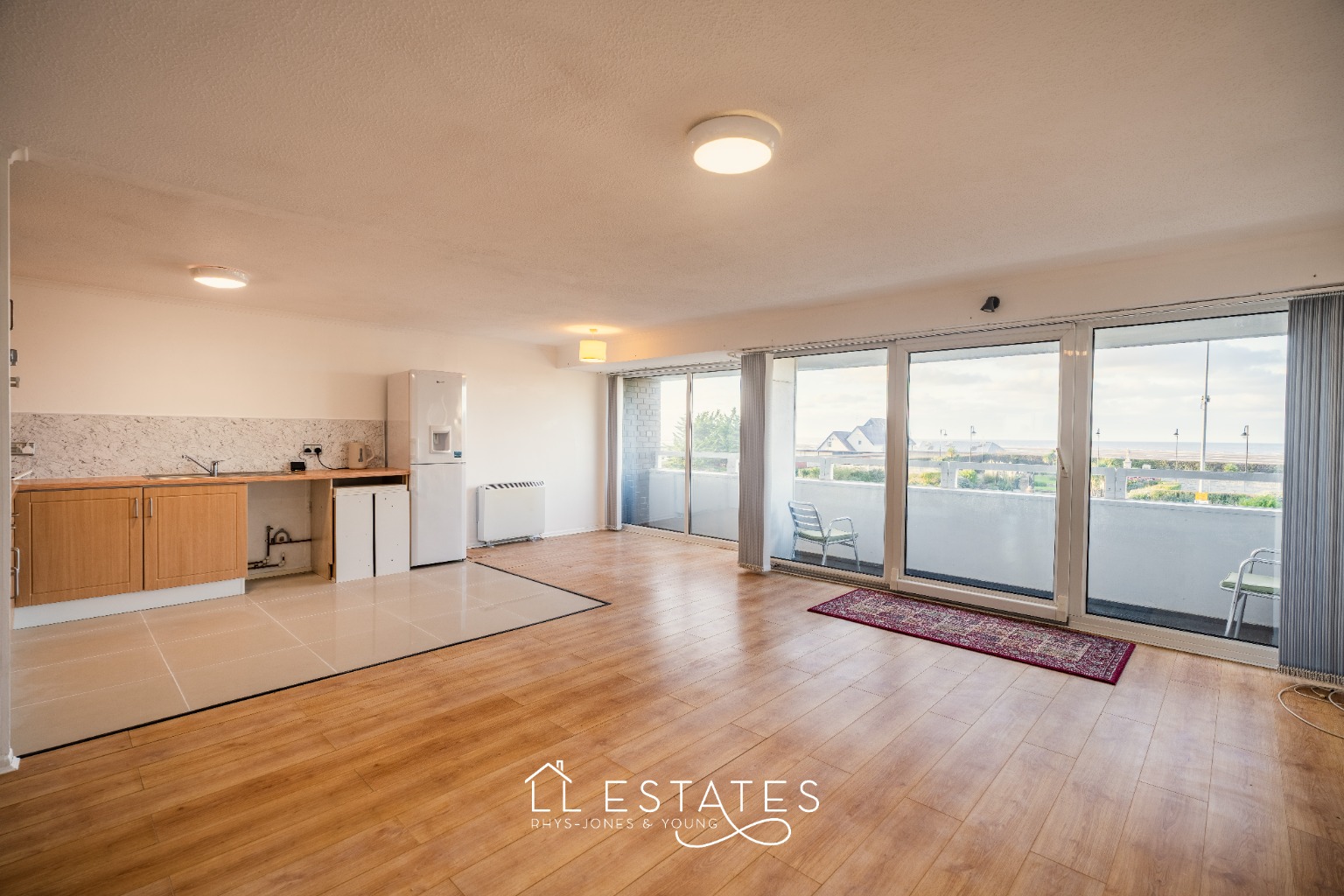 1 bed flat for sale in Apartment 14, Glendower Court  - Property Image 3