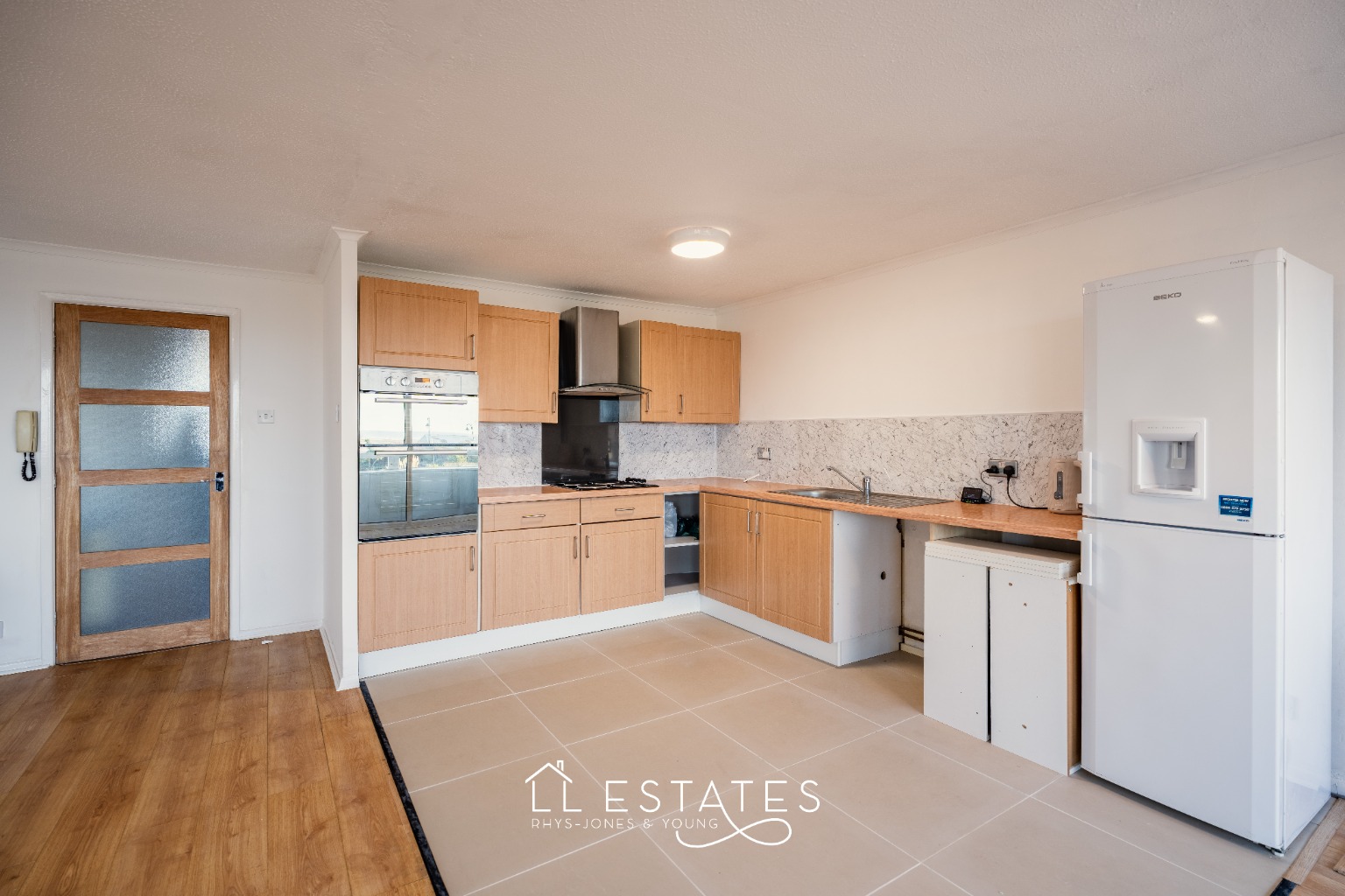 1 bed flat for sale in Apartment 14, Glendower Court  - Property Image 4