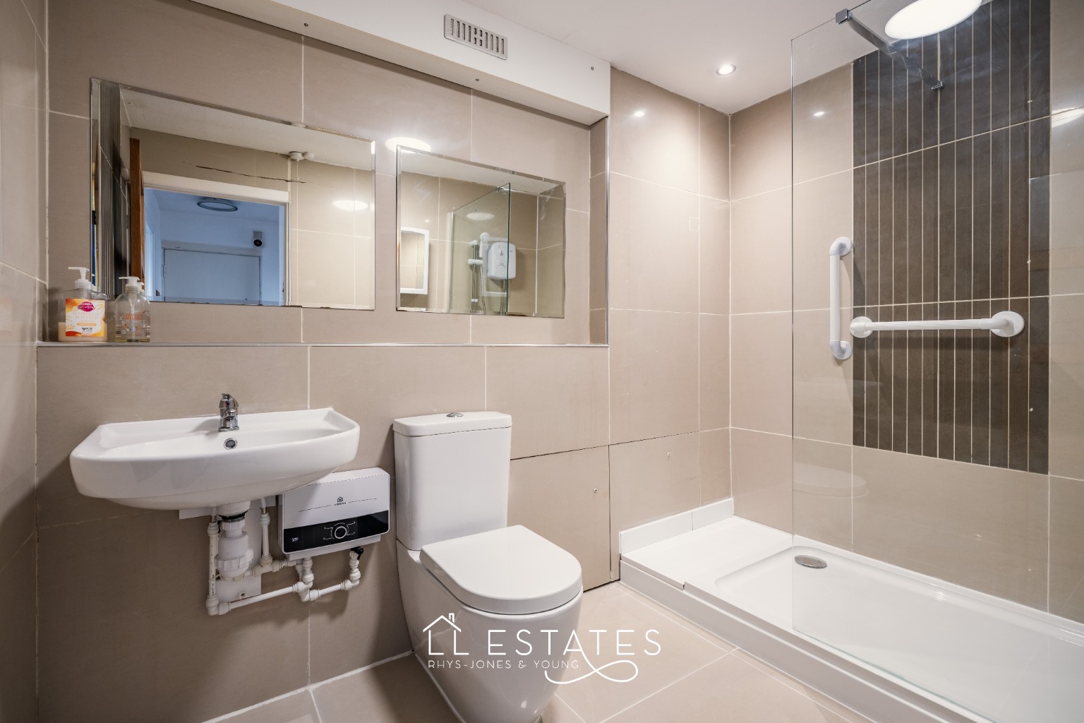 1 bed flat for sale in Apartment 14, Glendower Court 6