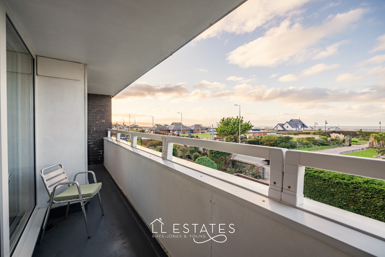 1 bed flat for sale in Apartment 14, Glendower Court 7