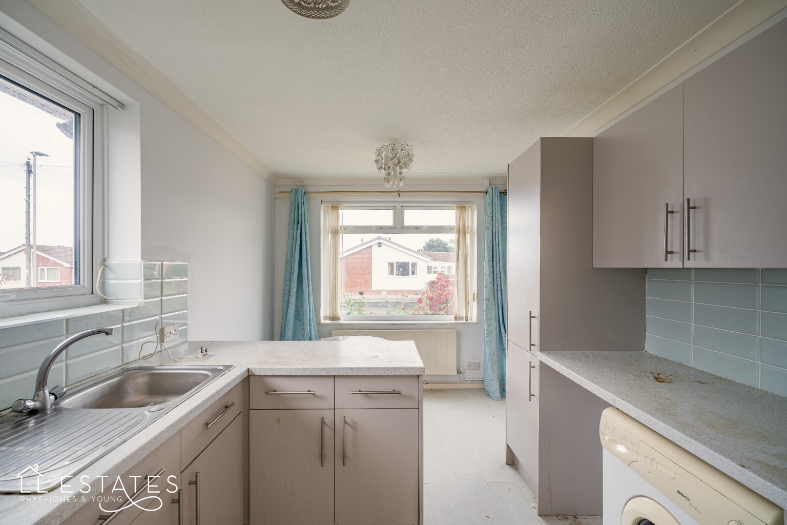 2 bed detached bungalow for sale in Cedar Avenue, Rhyl  - Property Image 3