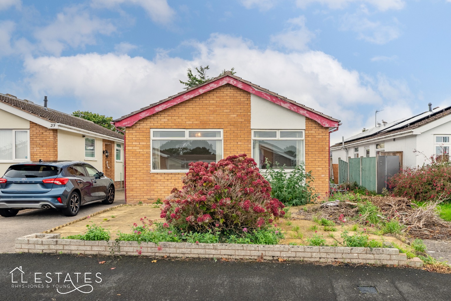 2 bed detached bungalow for sale in Cedar Avenue, Rhyl  - Property Image 1