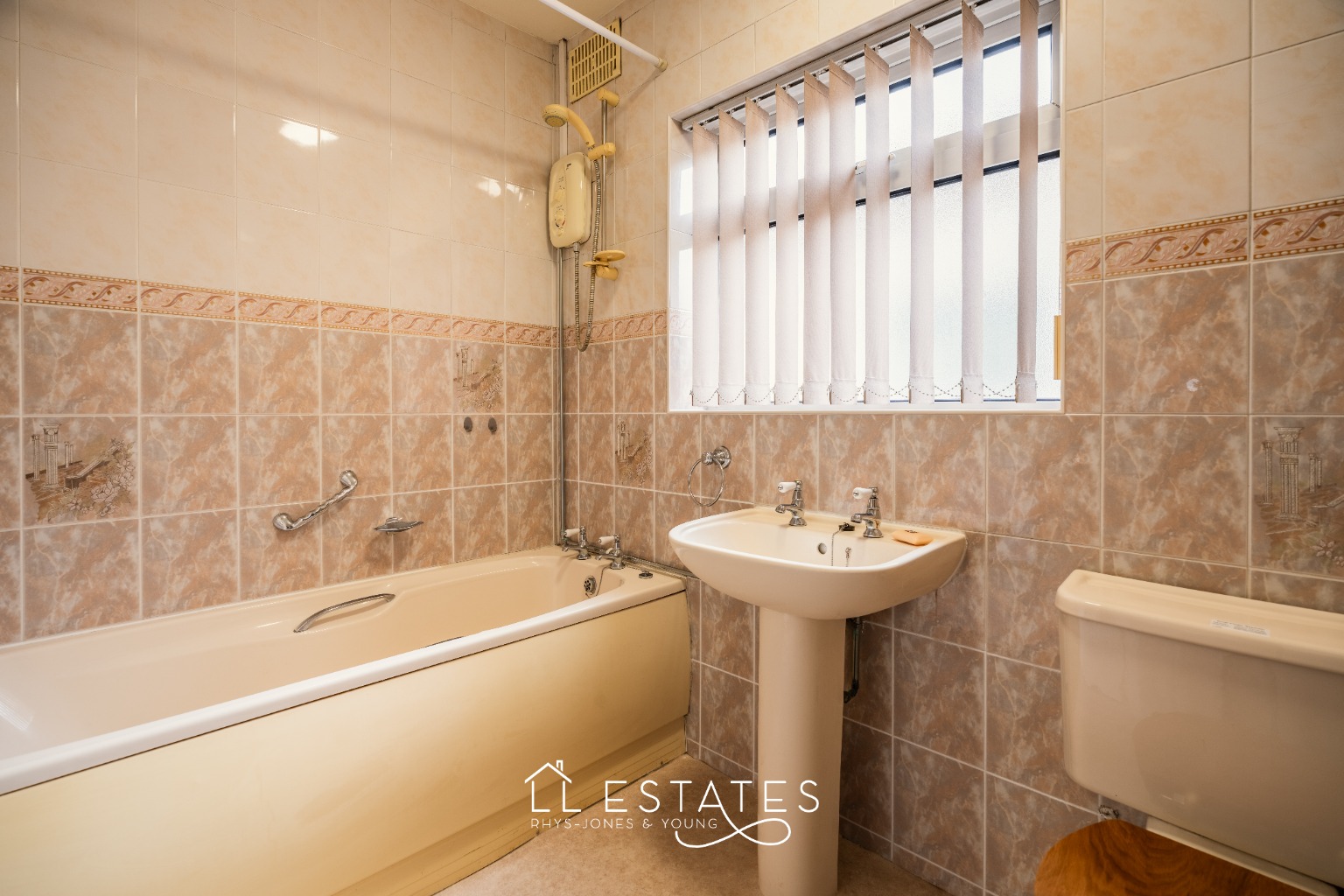 2 bed detached bungalow for sale in Shaun Drive, Rhyl LL18 4LH  - Property Image 8