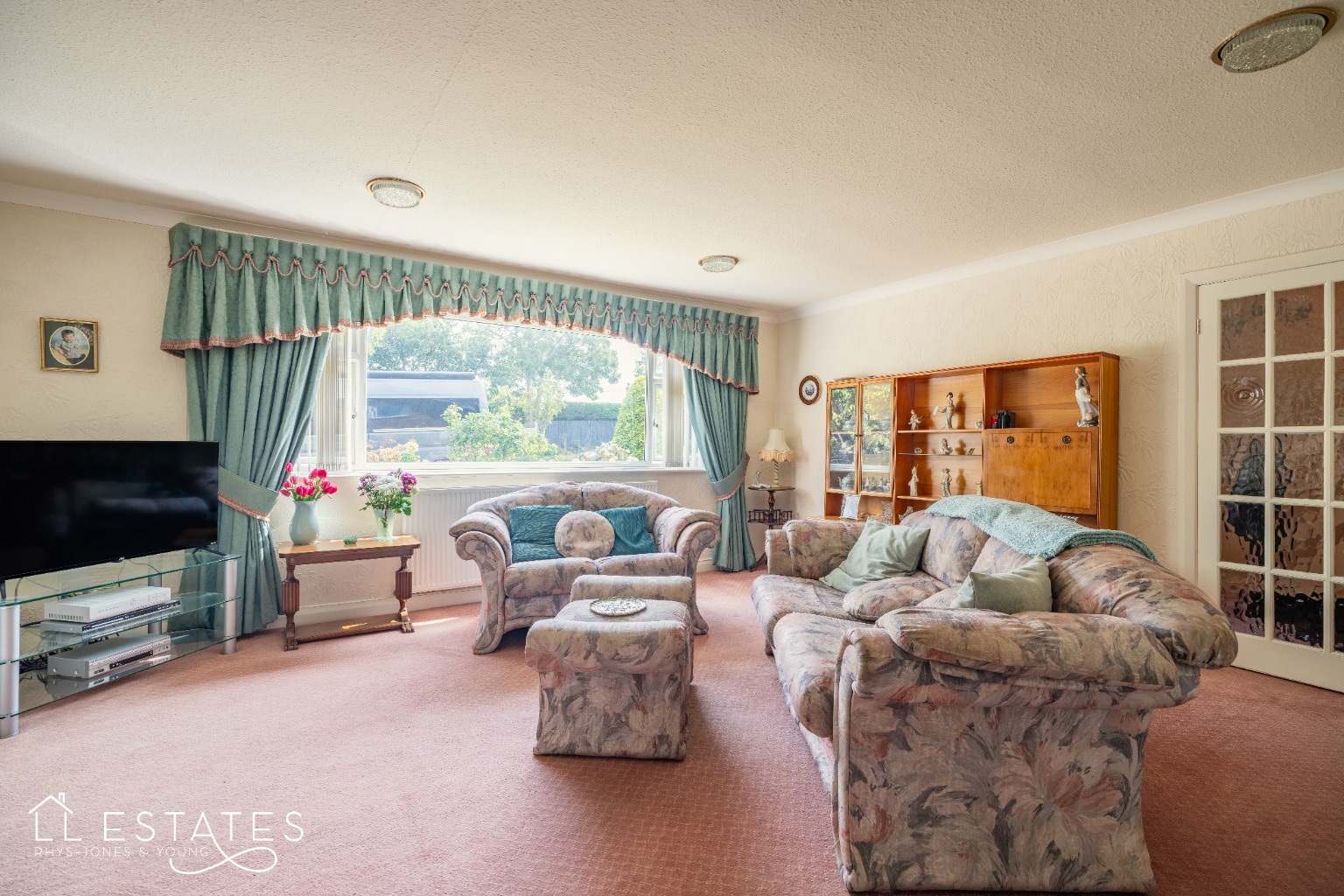 4 bed detached house for sale in Highlands Close, Rhuddlan, LL18 2RU  - Property Image 2