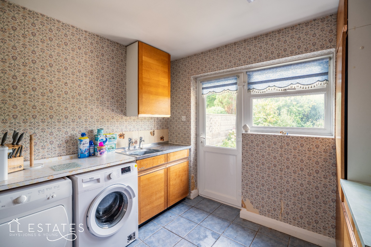 4 bed detached house for sale in Highlands Close, Rhuddlan, LL18 2RU  - Property Image 6