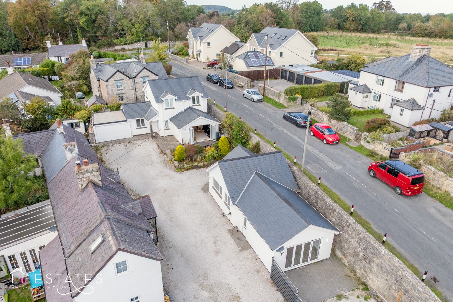 4 bed detached house for sale in Ffordd Bryn Y Garn, Henllan 1