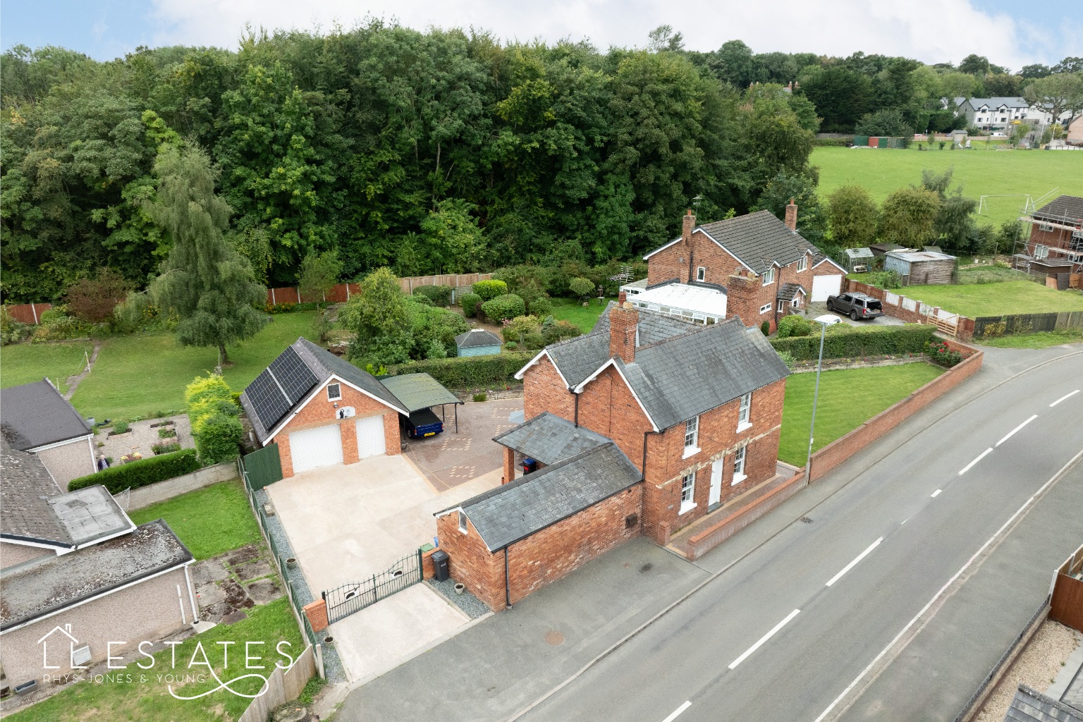 3 bed detached house for sale in Bodfari Road, Trefnant - Property Image 1