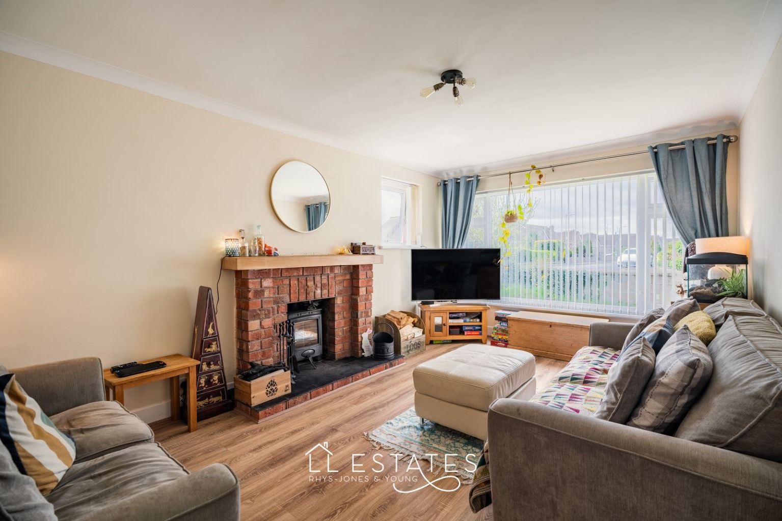 3 bed detached bungalow for sale in Barrfield Road, Rhuddlan, LL18 2RY  - Property Image 2