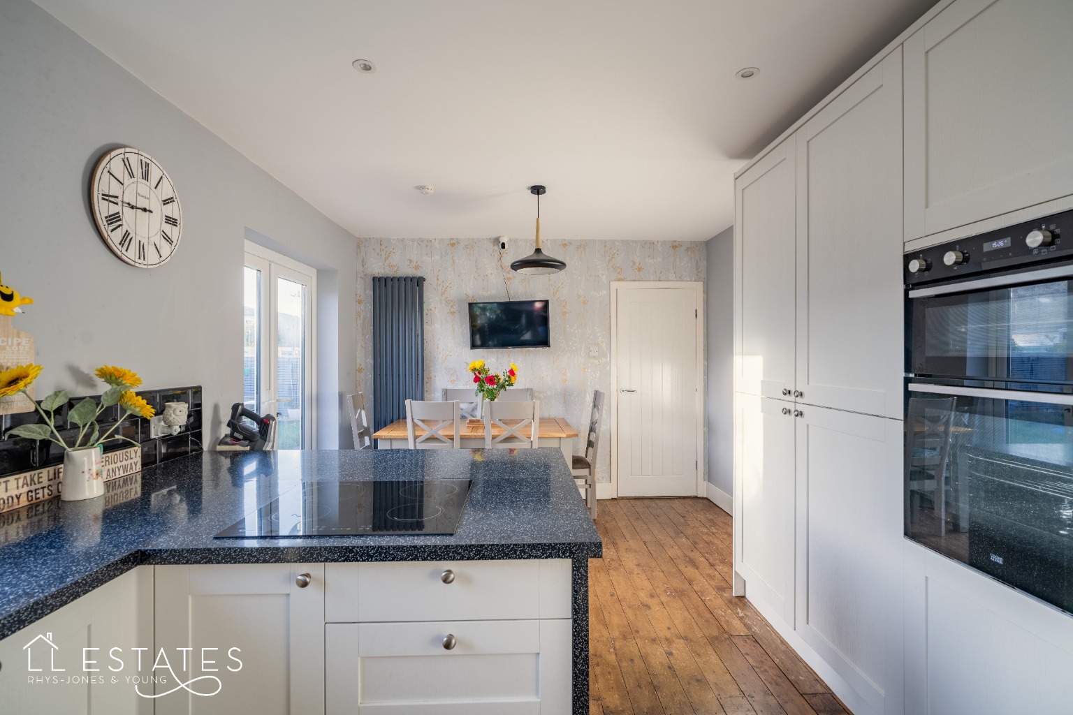 4 bed detached bungalow for sale in Bryn Twr, Abergele 2