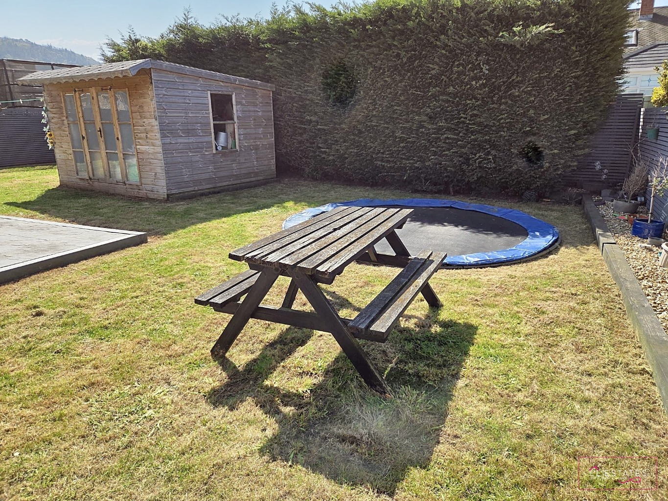 4 bed detached bungalow for sale in Bryn Twr, Abergele 10
