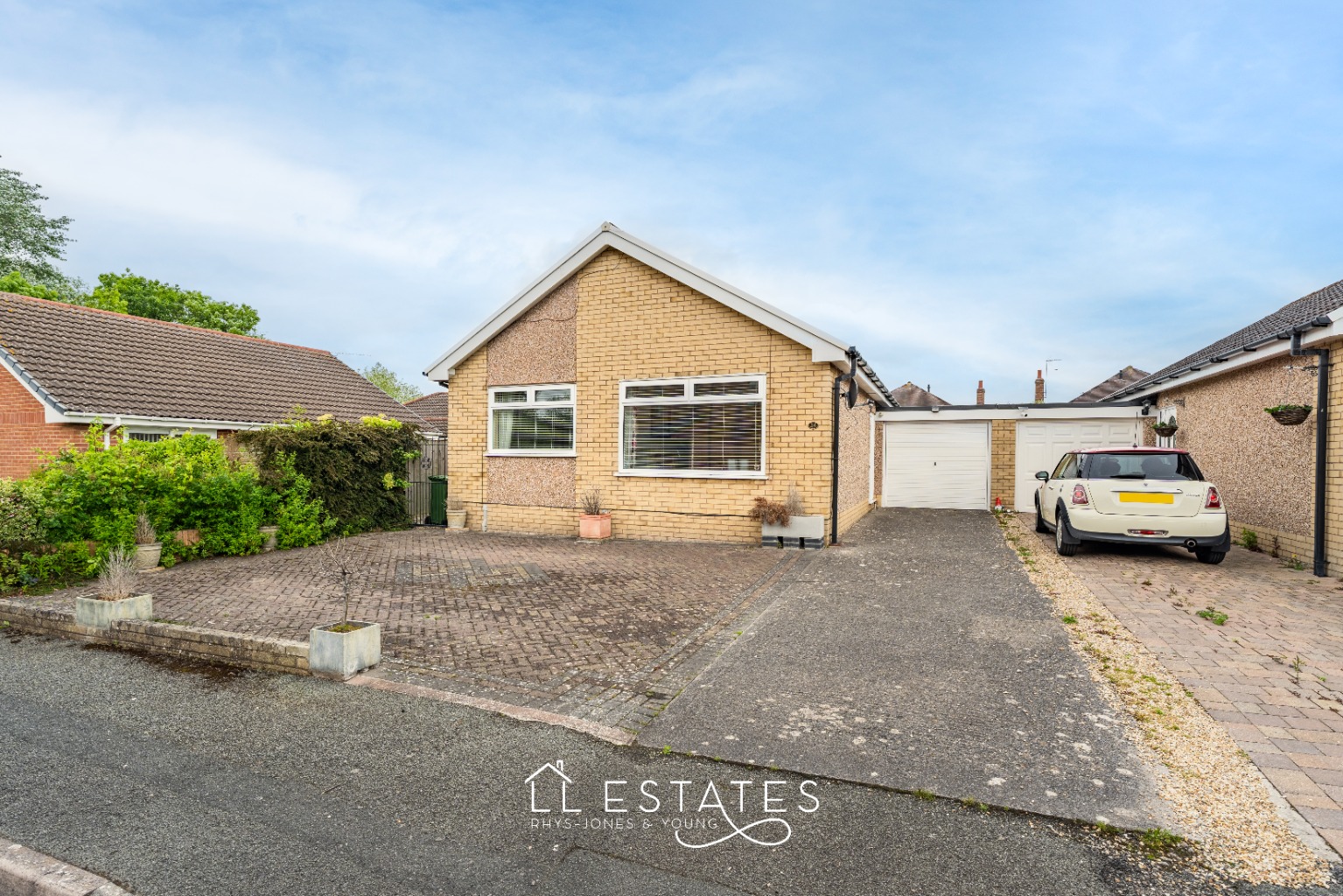 2 bed detached bungalow for sale in Lon Cwybr, Rhuddlan, LL18 2SX