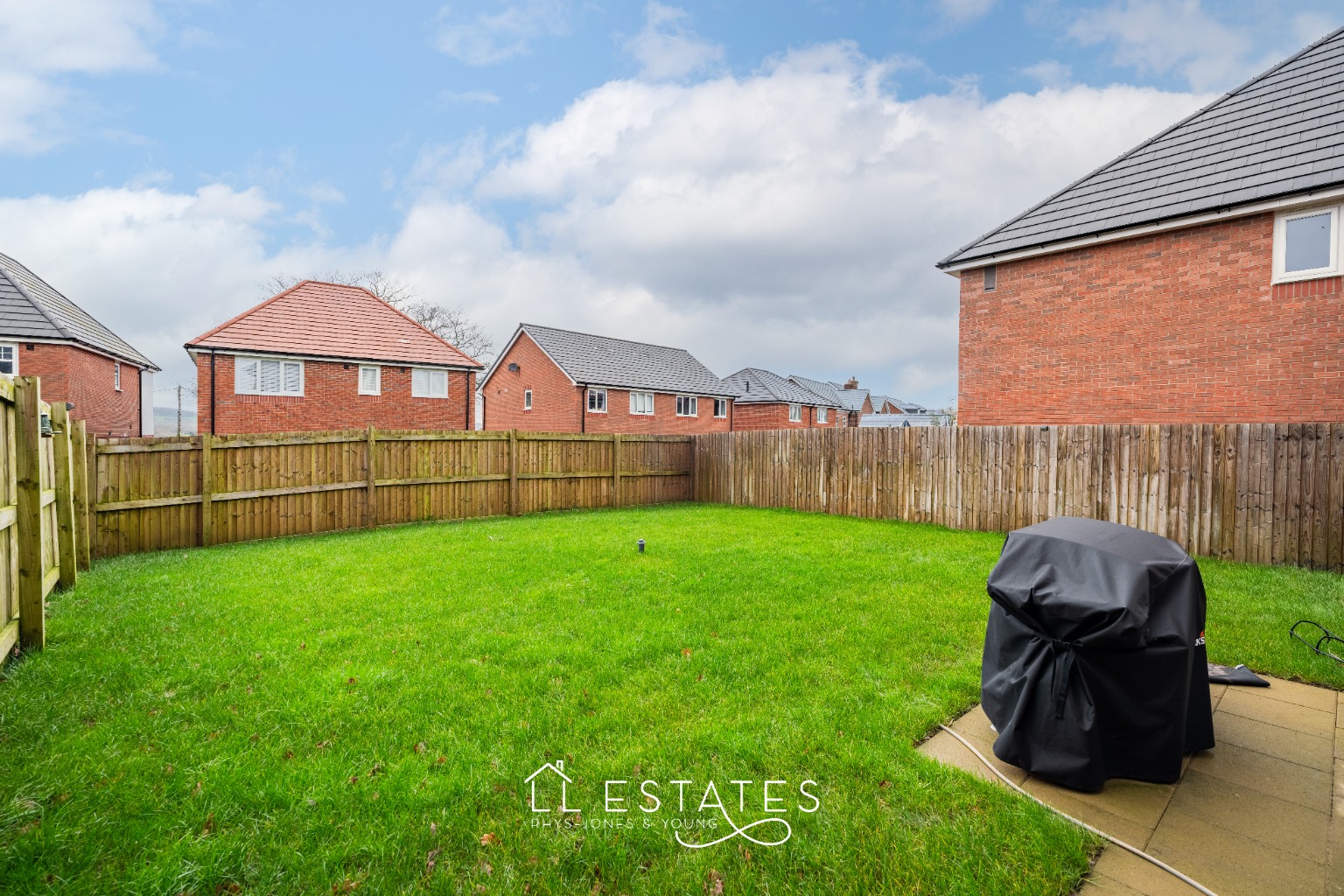 3 bed detached house for sale in Rhodfa'r Gydlifiad, St. Asaph, Denbighshire, LL17  - Property Image 13