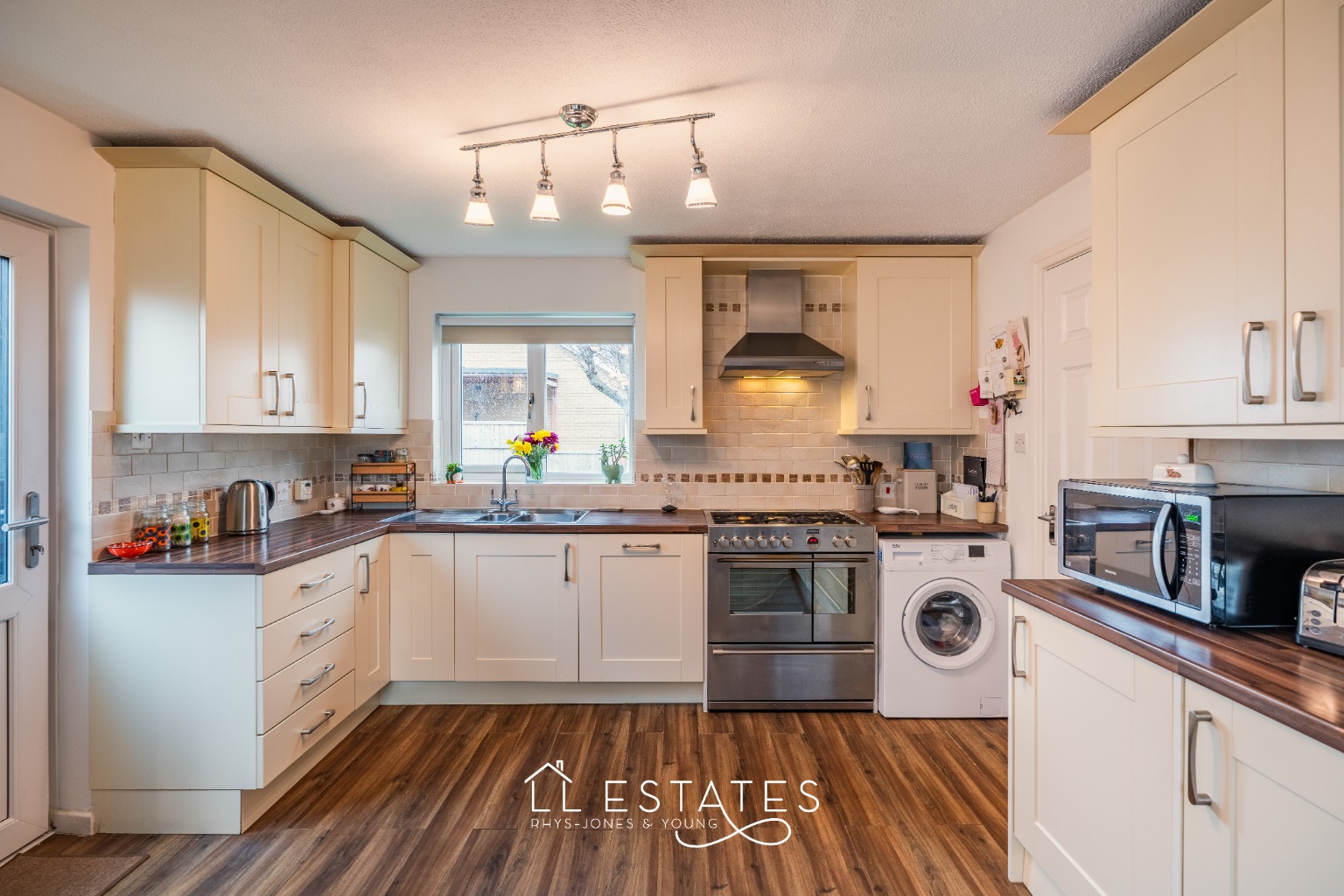 4 bed detached house for sale in Llys Bedwen, Rhyl, LL18 4LQ  - Property Image 4