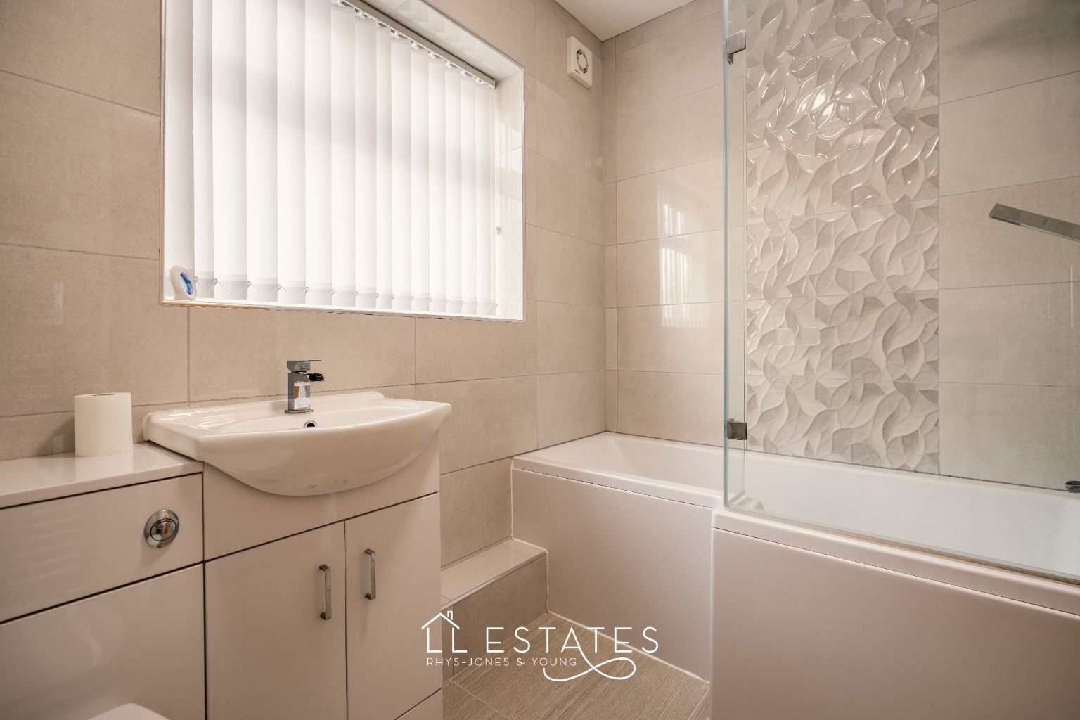 3 bed detached bungalow for sale in Patrick Avenue, Rhyl, LL18 4TU 9