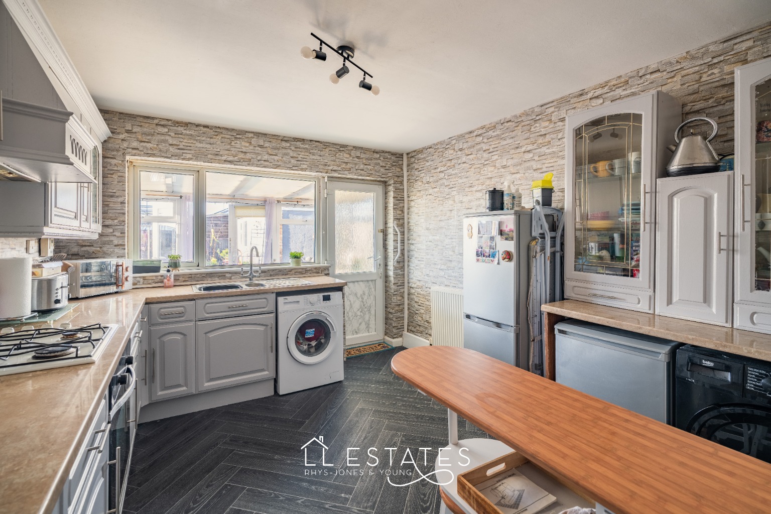 2 bed semi-detached bungalow for sale in Rachel Drive, Rhyl  - Property Image 2
