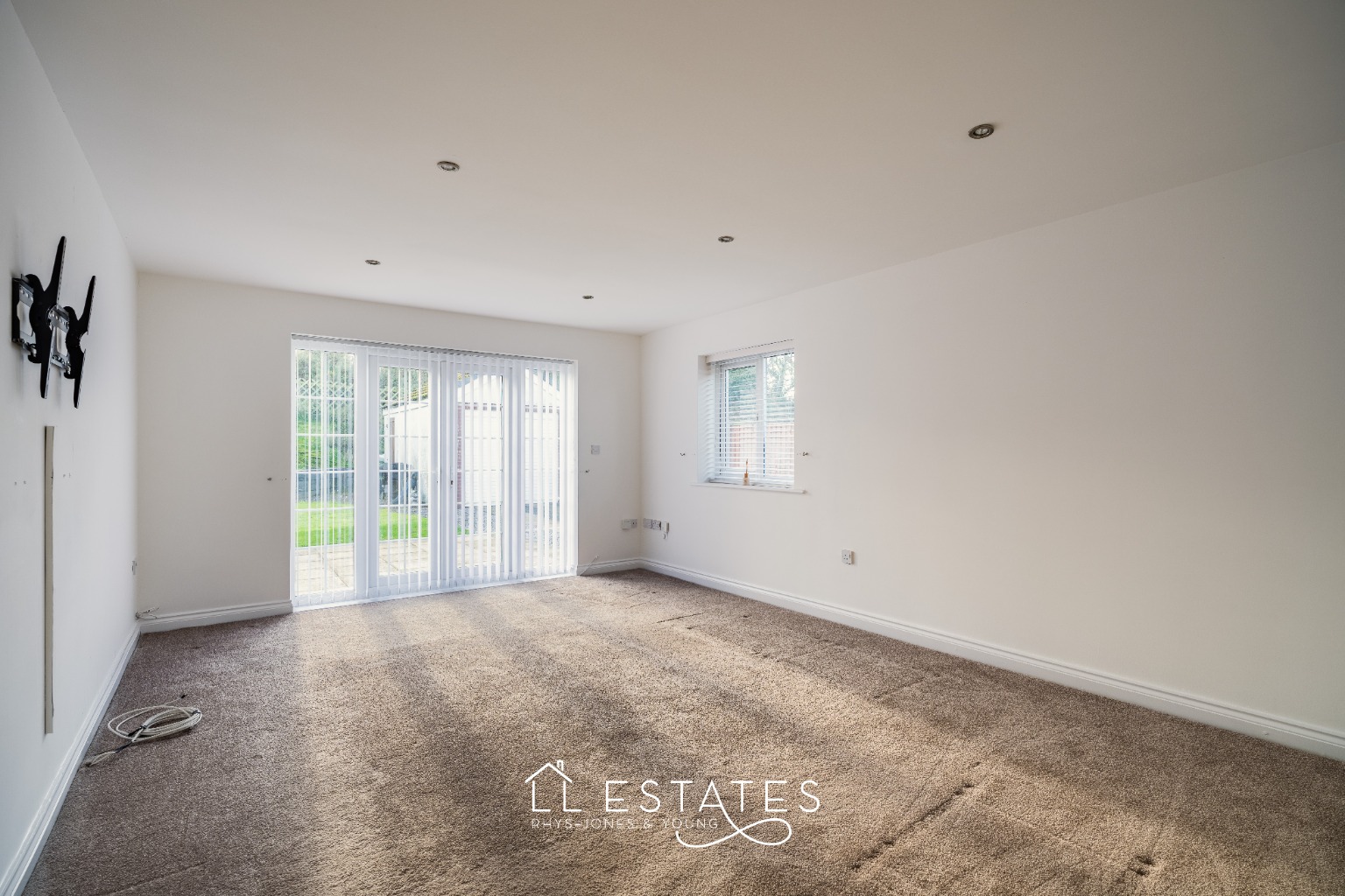 4 bed detached house for sale in Trelogan, CH8 9BY  - Property Image 3