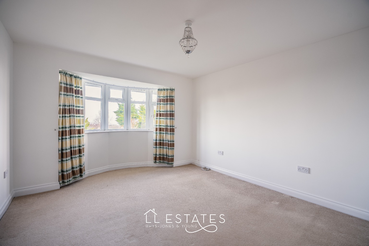 4 bed detached house for sale in Trelogan, CH8 9BY 3