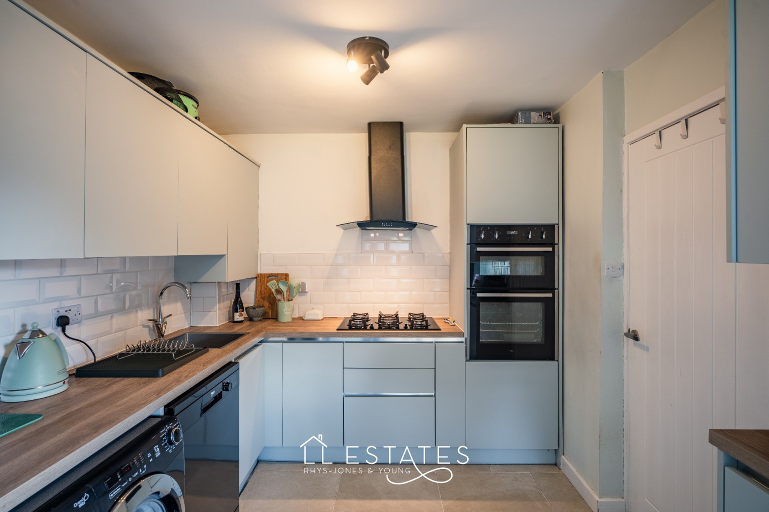 2 bed ground floor flat for sale in Ffordd Penrhwylfa, Prestatyn LL19 8AH 1