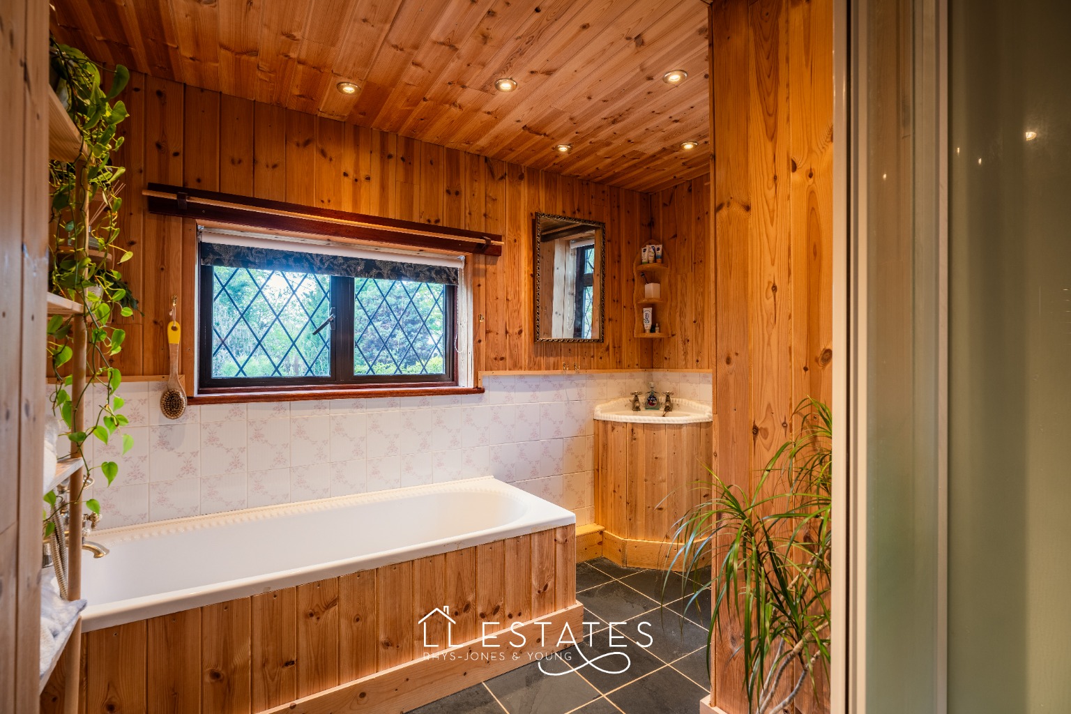 2 bed detached bungalow for sale in Laburnum Cottage , Bryniau, Dyserth 4