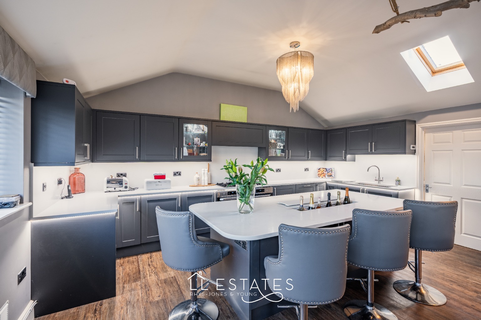 4 bed detached bungalow for sale in Ogwen Avenue, Kinmel Bay, LL18 5ER  - Property Image 5