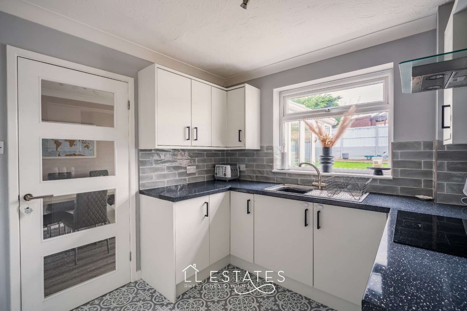 3 bed link detached house for sale in Llwyn Onn, St. Asaph  - Property Image 5