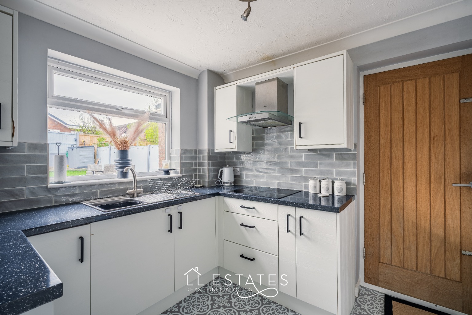 3 bed link detached house for sale in Llwyn Onn, St. Asaph  - Property Image 6