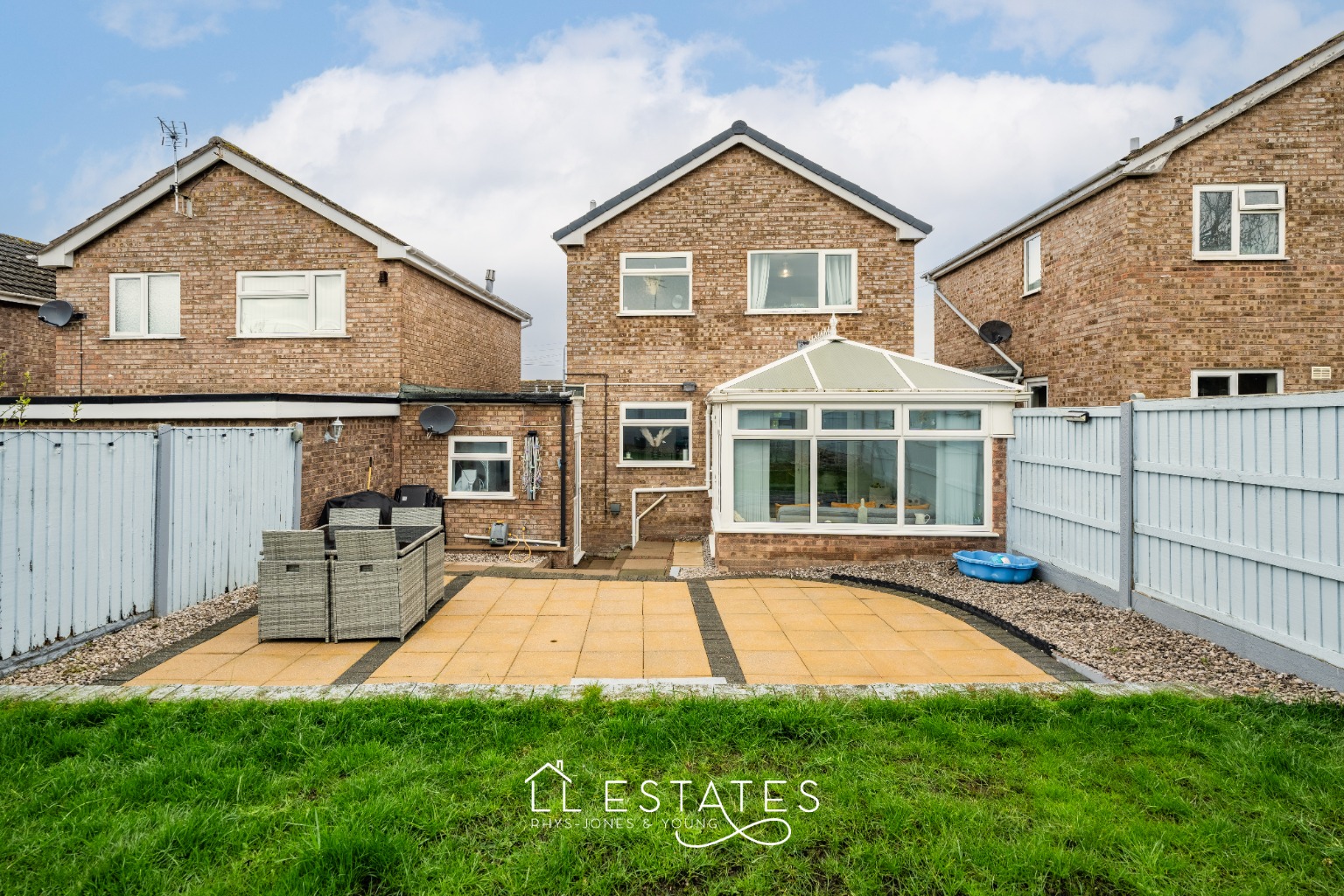 3 bed link detached house for sale in Llwyn Onn, St. Asaph 14