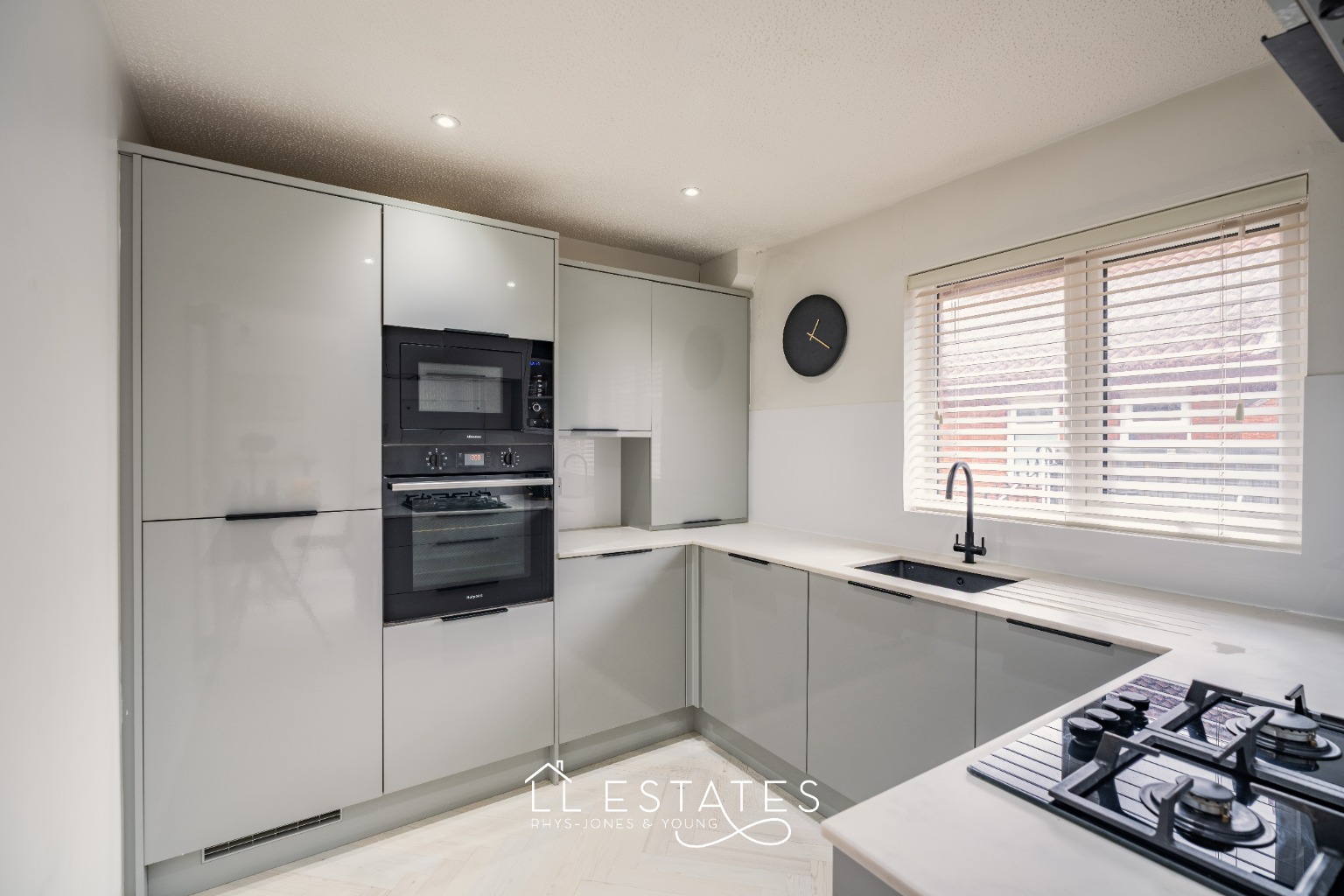 2 bed detached bungalow for sale in Lon Celynnen, Rhyl, LL18 4LZ  - Property Image 3