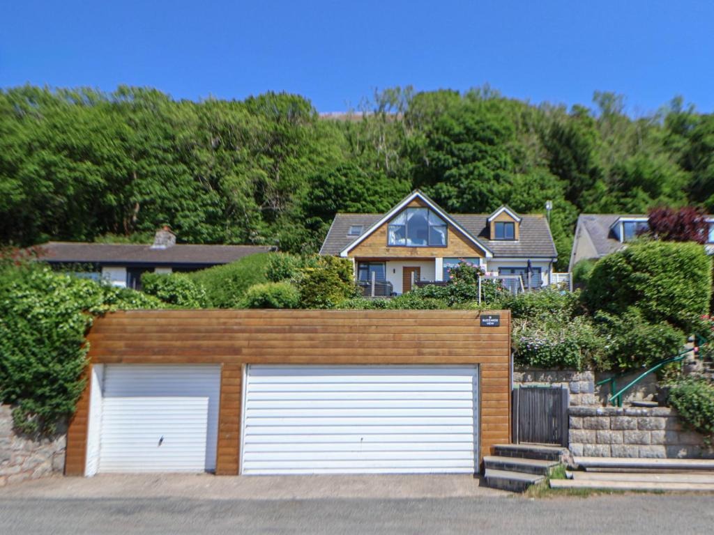 4 bed detached house for sale in Cwm Road, Dyserth, LL18 6HR  - Property Image 1