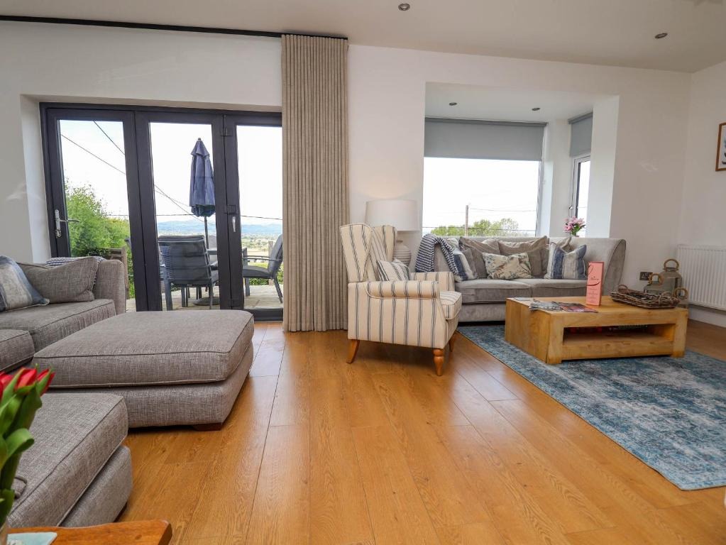 4 bed detached house for sale in Cwm Road, Dyserth, LL18 6HR  - Property Image 4