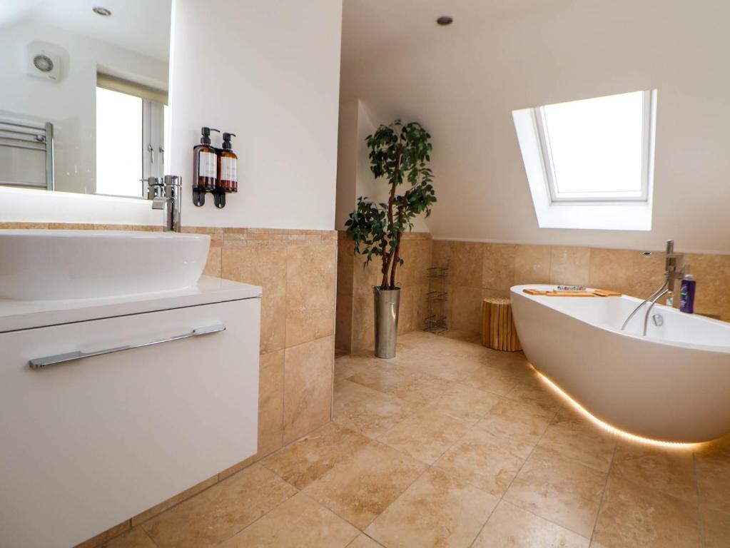 4 bed detached house for sale in Cwm Road, Dyserth, LL18 6HR 8