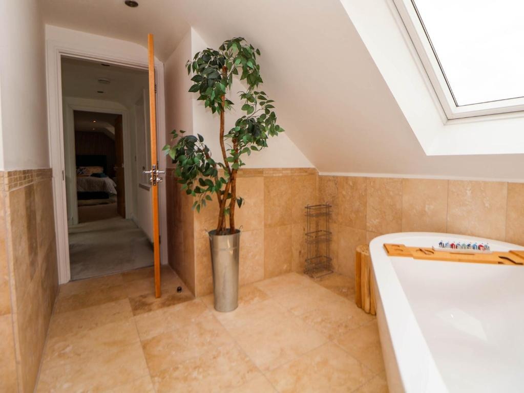 4 bed detached house for sale in Cwm Road, Dyserth, LL18 6HR  - Property Image 15