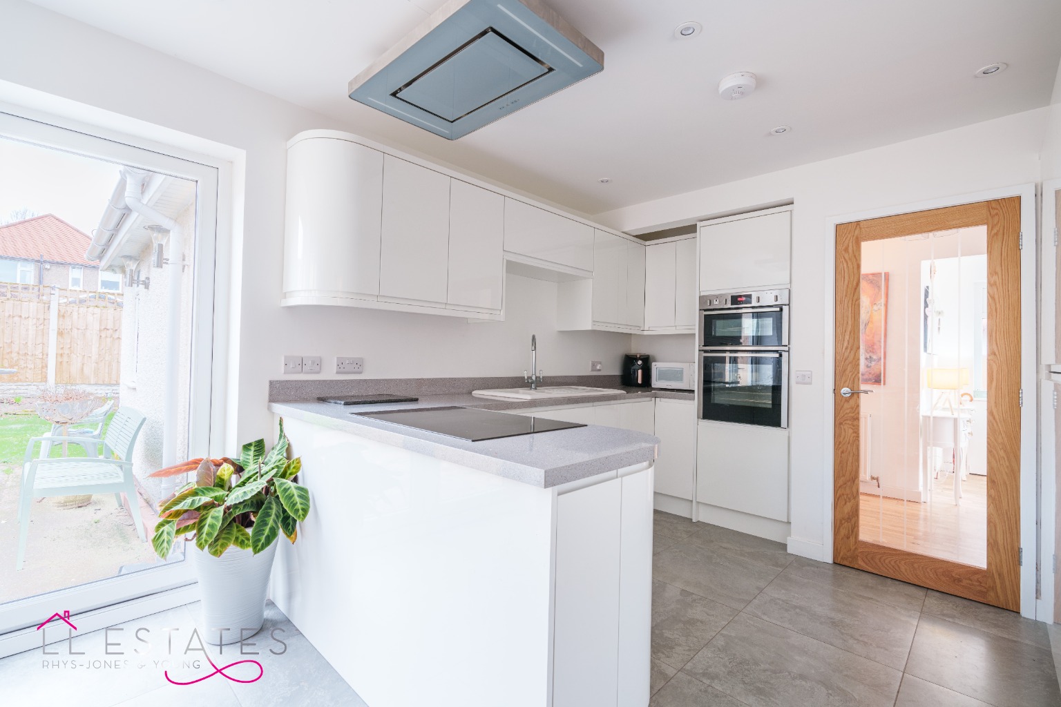 3 bed detached bungalow for sale in Hendre Court, Prestatyn, LL19 9SF 3
