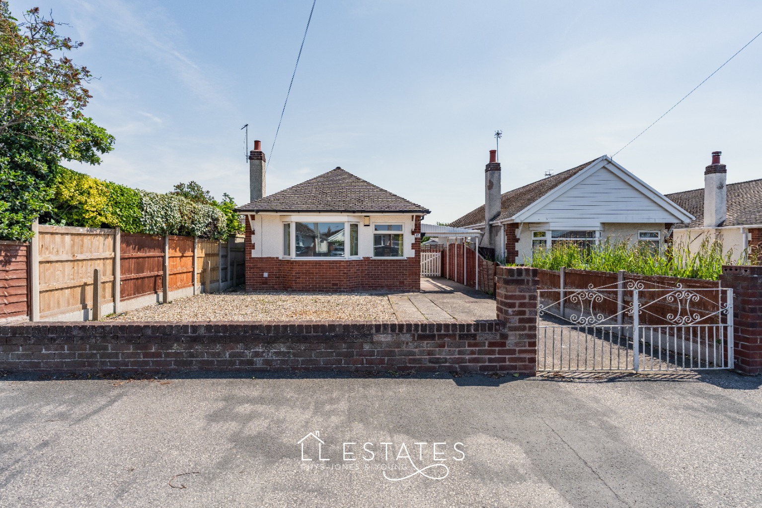 2 bed detached bungalow for sale in Bryn Cwnin Road, Rhyl, LL18 4UB  - Property Image 1