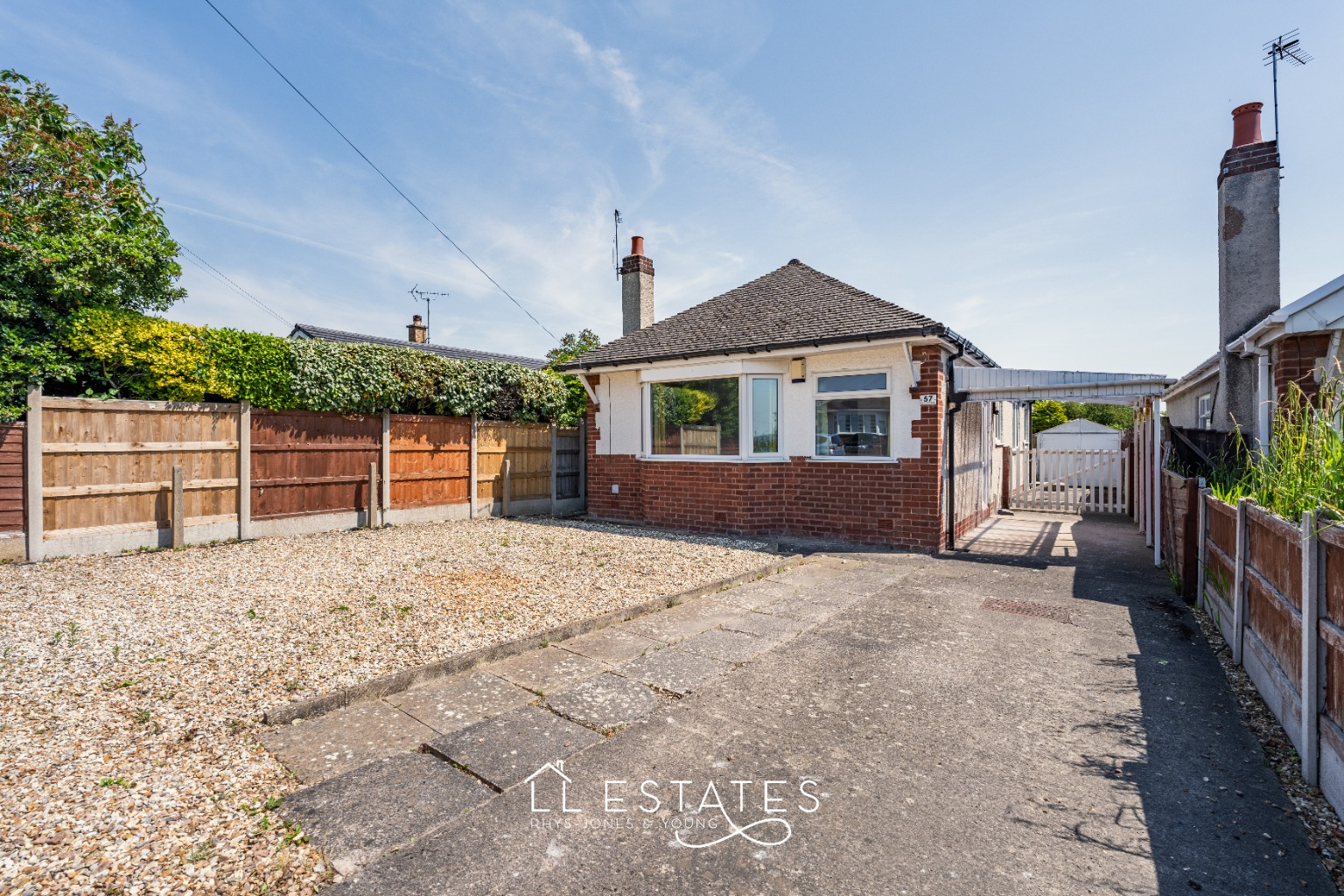2 bed detached bungalow for sale in Bryn Cwnin Road, Rhyl, LL18 4UB - Property Image 1