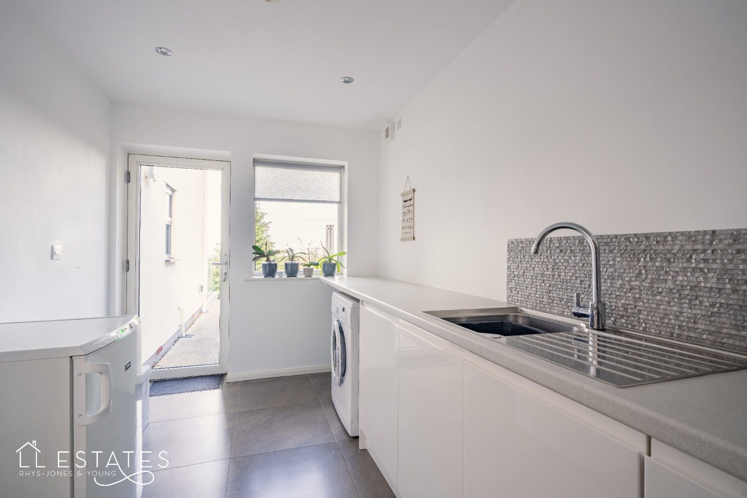 3 bed detached house for sale in Waterfall Road, Dyserth 6