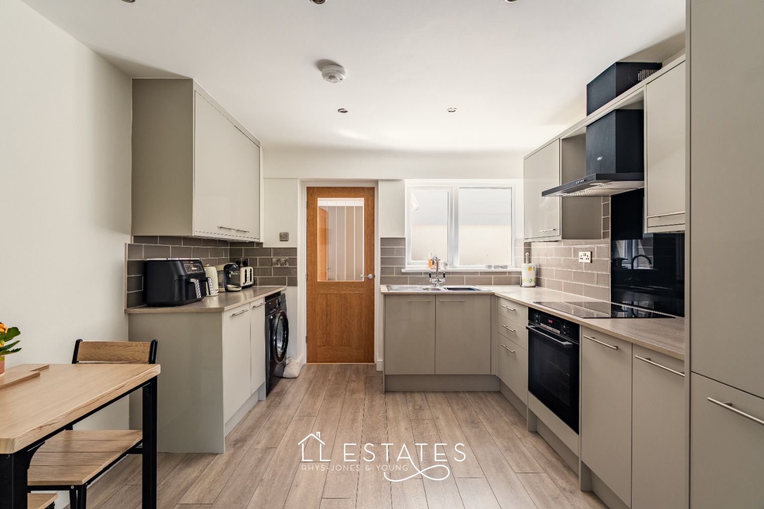 3 bed detached bungalow for sale in Dyserth Road, Rhyl, LL18 4DT  - Property Image 3