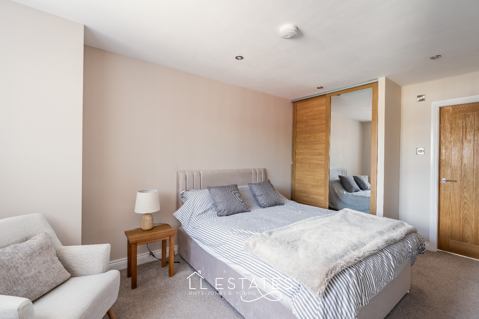 3 bed detached bungalow for sale in Dyserth Road, Rhyl, LL18 4DT  - Property Image 8