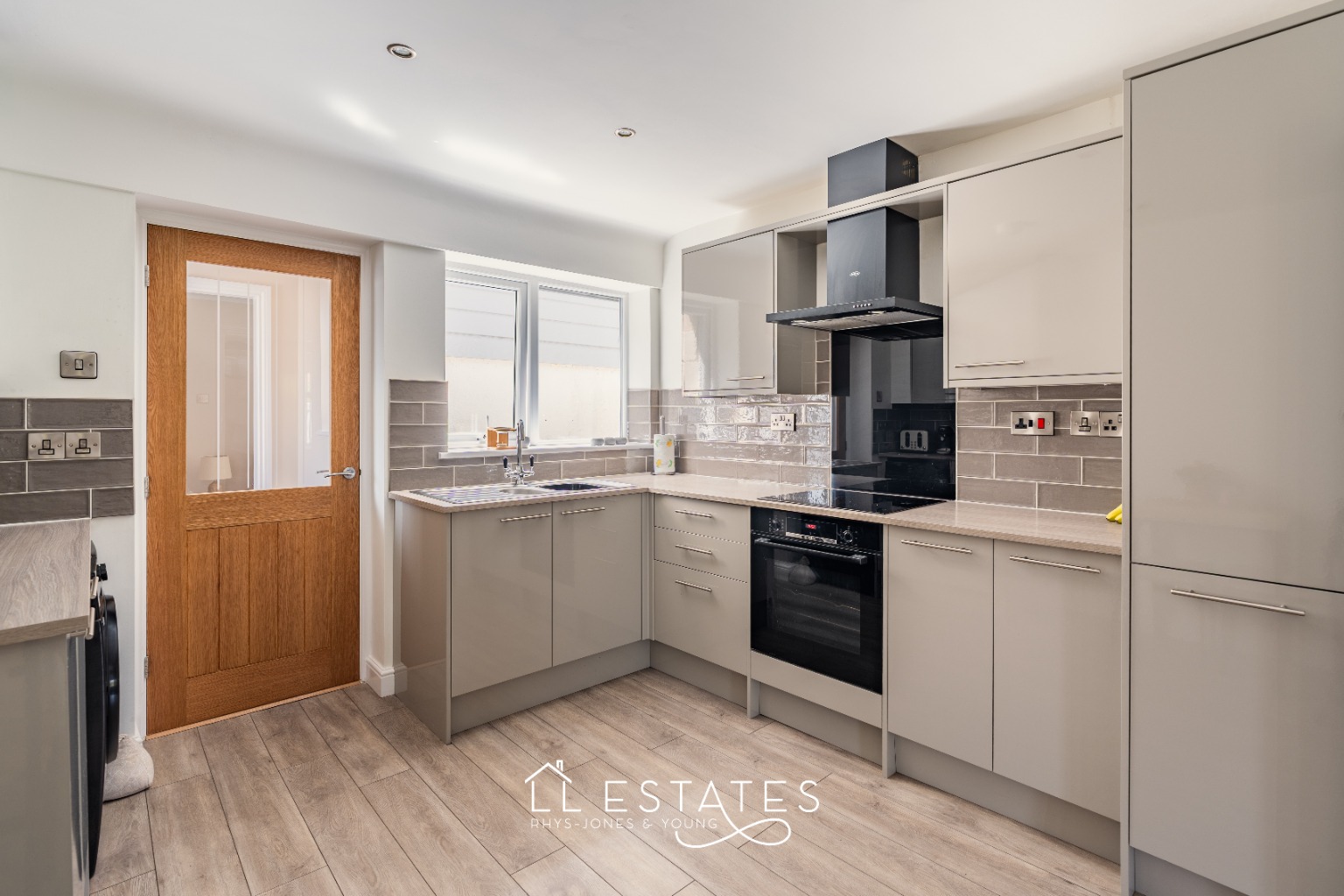 3 bed detached bungalow for sale in Dyserth Road, Rhyl, LL18 4DT 5