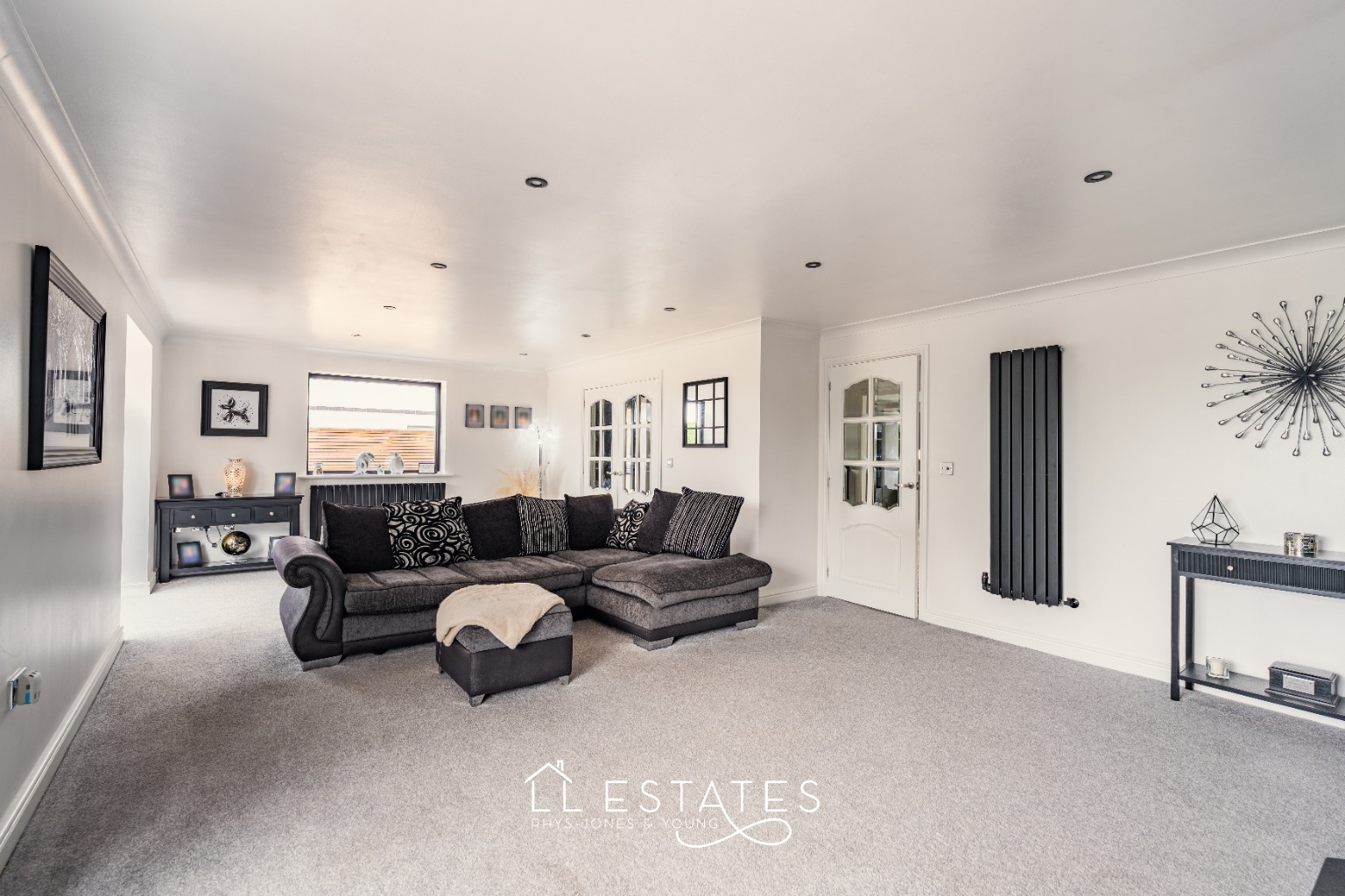 4 bed detached house for sale in The Views, Upper Denbigh Road, St. Asaph, Denbighshire, LL17 0BG  - Property Image 5