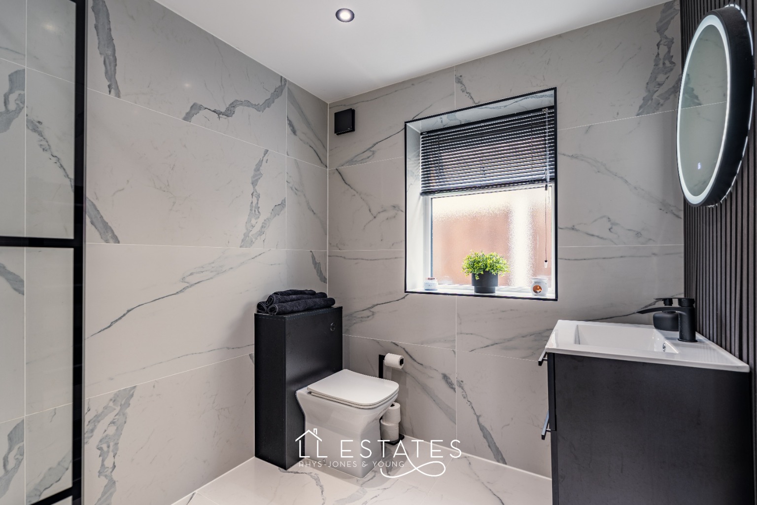 4 bed detached house for sale in The Views, Upper Denbigh Road, St. Asaph, Denbighshire, LL17 0BG  - Property Image 7