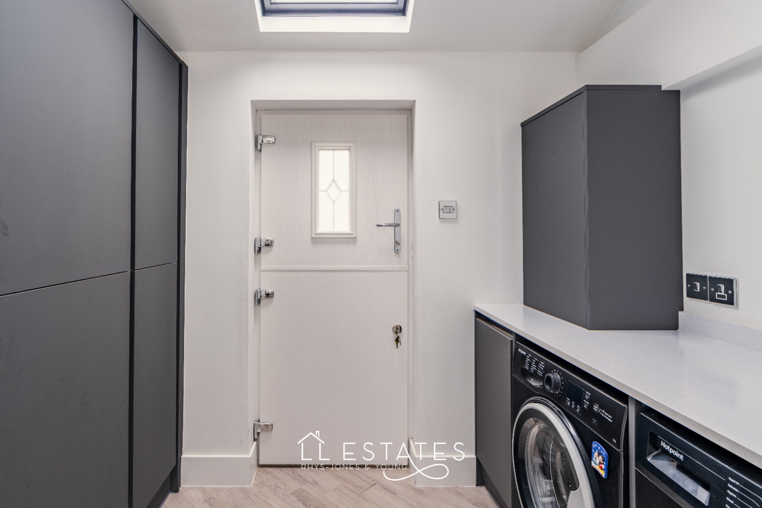 4 bed detached house for sale in The Views, Upper Denbigh Road, St. Asaph, Denbighshire, LL17 0BG  - Property Image 9