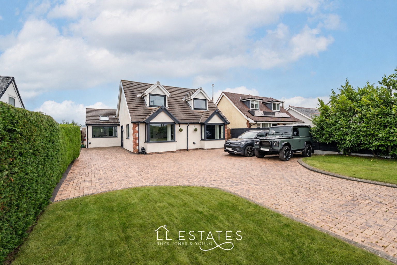 4 bed detached house for sale in The Views, Upper Denbigh Road, St. Asaph, Denbighshire, LL17 0BG - Property Image 1