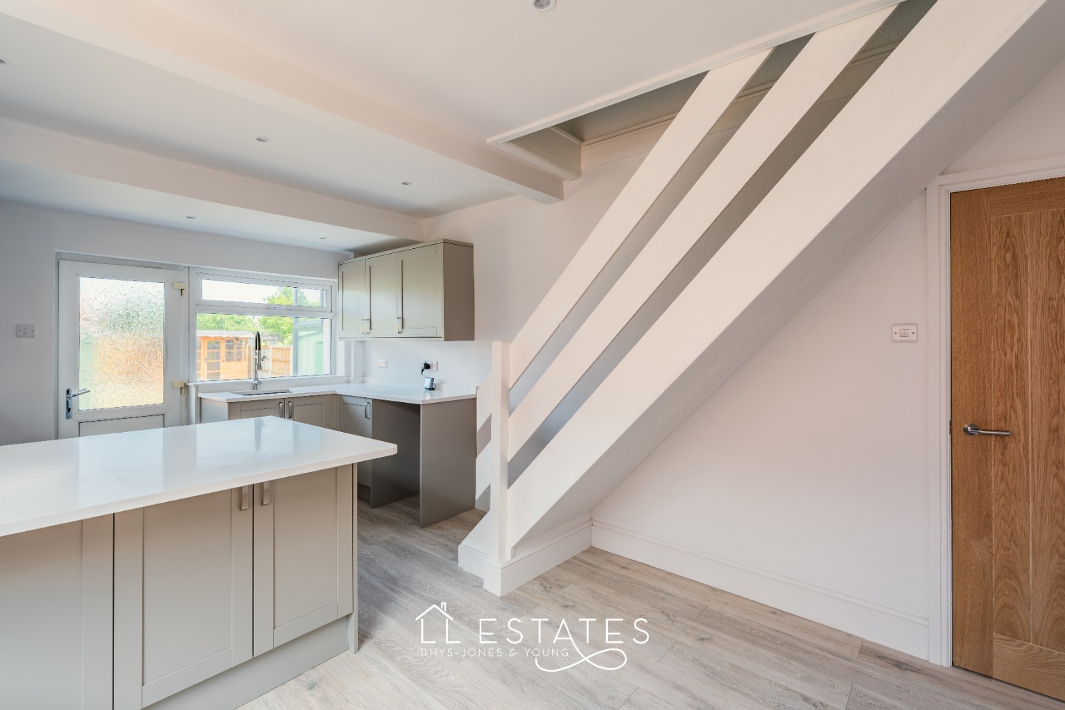 3 bed bungalow for sale in 78 Victoria Road West, Prestatyn, Denbighshire, LL19 7AF  - Property Image 6