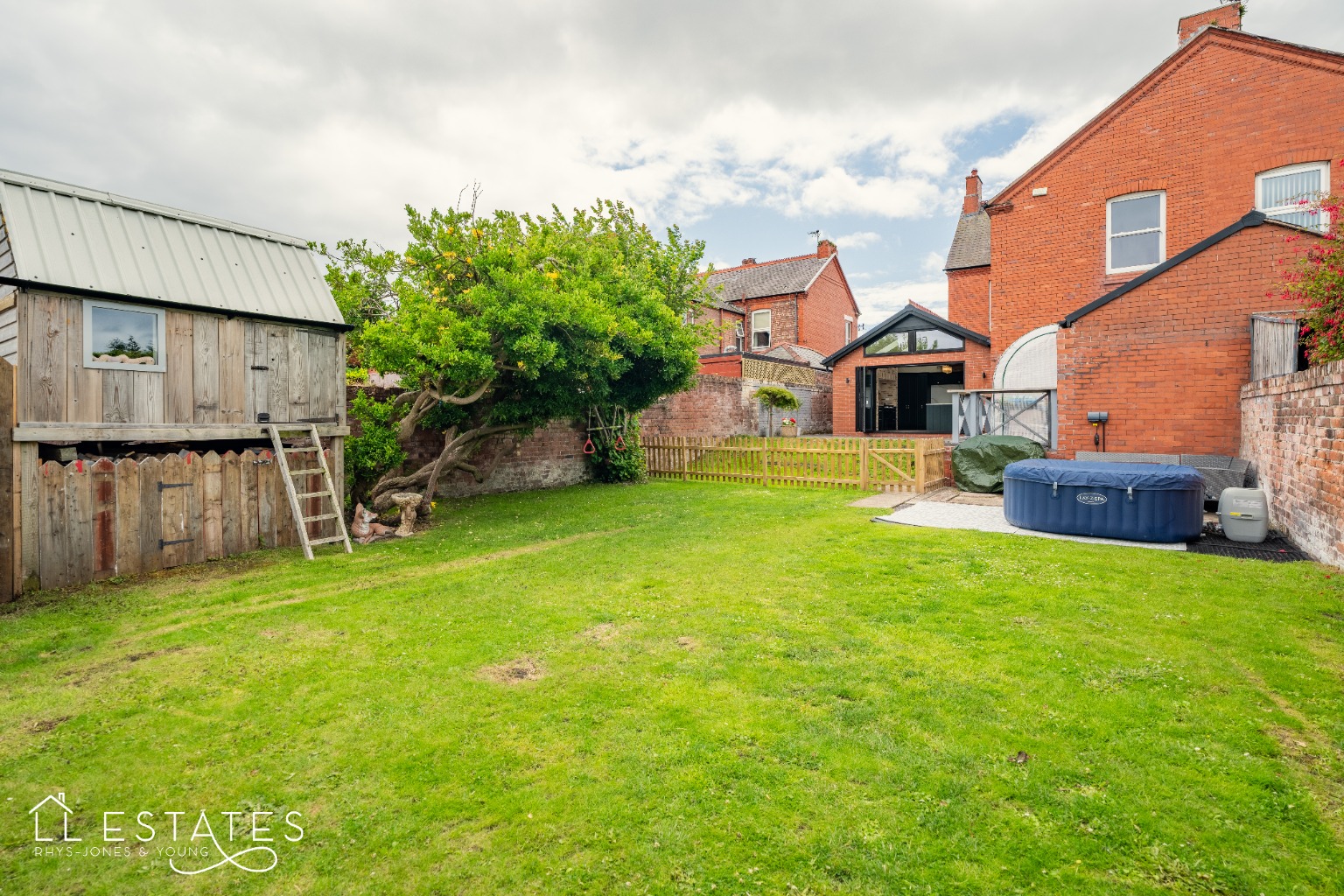 5 bed semi-detached house for sale in 20, Queens Walk, Rhyl, LL18 3NG 21